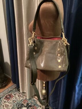 NWOT Hammitt Bistro Olive Green Textured Shoulder Bag with Gold Hardware
